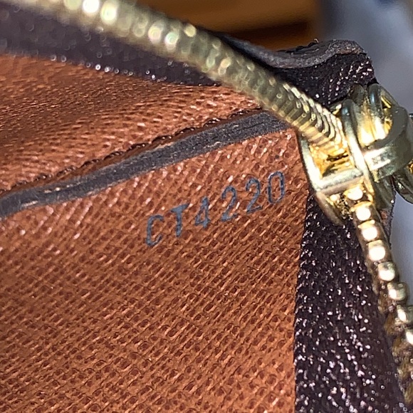 β¨ SOLD β¨Louis Vuitton Monogram Key Pouch πβ¨ - Picture 2 of 9